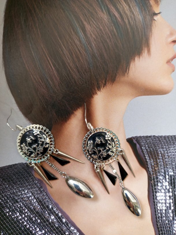 Boucles d'oreilles r&eacute;alis&eacute;es avec &eacute;l&eacute;ments de r&eacute;cup&eacute;ration, pour oreilles perc&eacute;es