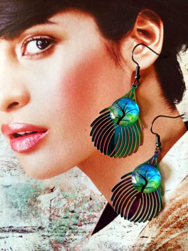 Boucles d'oreilles r&eacute;alis&eacute;es avec &eacute;l&eacute;ments de r&eacute;cup&eacute;ration, pour oreilles perc&eacute;es