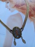 Collier réalisé avec divers éléments de récupération
