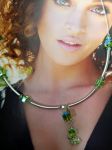 Collier réalisé avec perles de récupération, monté sur câble