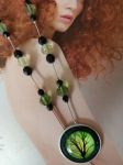 Collier (environ 52cm)réalisé avec capsule de café, arbre de vie et perles de récupération , monté sur serpentine.