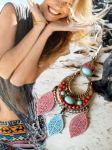 Boucles d'oreilles réalisées avec éléments de récupération, pour oreilles percées