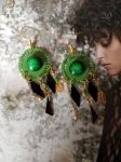 Boucles d'oreilles réalisées avec éléments de récupération, pour oreilles percées