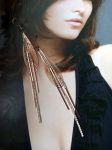 Boucles d'oreilles réalisées avec  éléments de récupération, pour oreilles percées