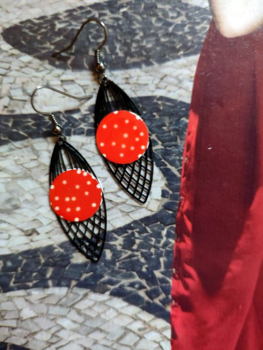 boucles d'oreilles  petits pois  pour oreilles percées