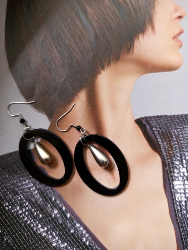 Boucles d'oreilles r&eacute;alis&eacute;es avec &eacute;l&eacute;ments de r&eacute;cup&eacute;ration, pour oreilles perc&eacute;es
