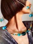 Collier réalisé avec perles de récupération, monté sur câble