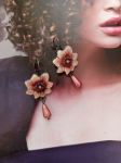 Boucles d'oreilles r&eacute;alis&eacute;es avec &eacute;l&eacute;ments de r&eacute;cup&eacute;ration, pour oreilles perc&eacute;es